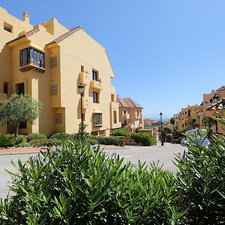 Duquesa Village Apartment - 2 Bed/2 Bath Apartment With Panoramic Sea Views Manilva Exterior photo