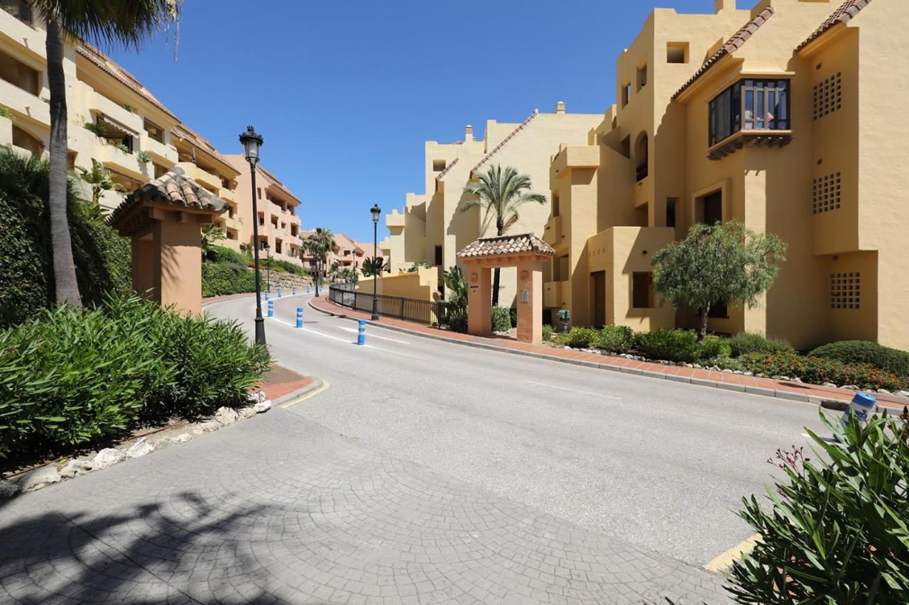 Duquesa Village Apartment - 2 Bed/2 Bath Apartment With Panoramic Sea Views Manilva Exterior photo