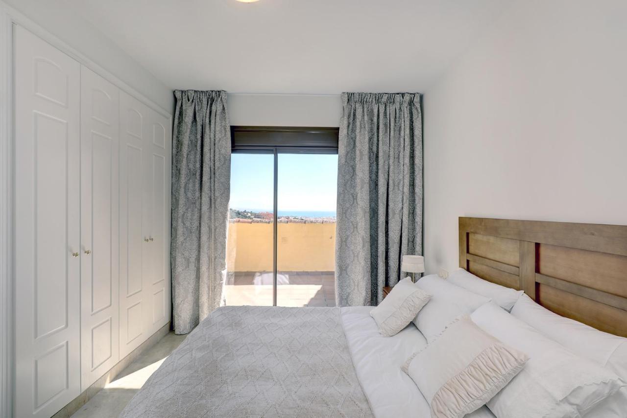 Duquesa Village Apartment - 2 Bed/2 Bath Apartment With Panoramic Sea Views Manilva Exterior photo
