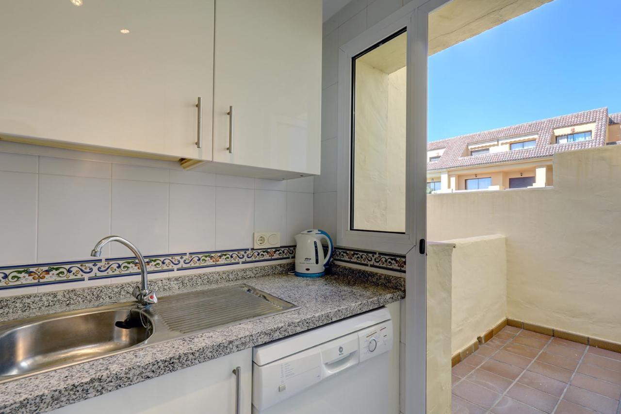 Duquesa Village Apartment - 2 Bed/2 Bath Apartment With Panoramic Sea Views Manilva Exterior photo